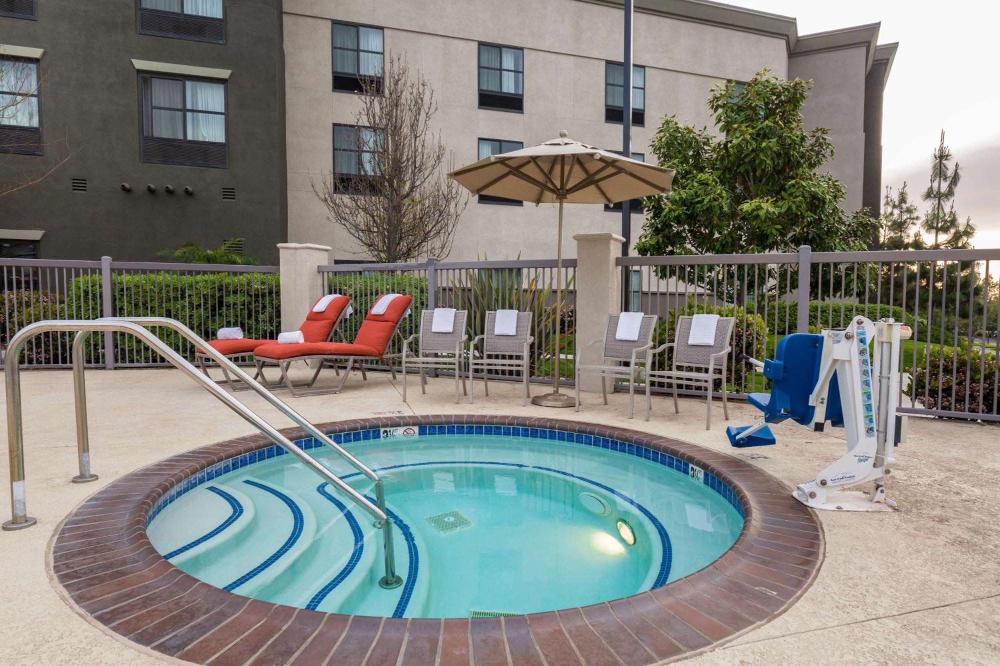 Hampton Inn & Suites San Diego-Поуей Екстериор снимка