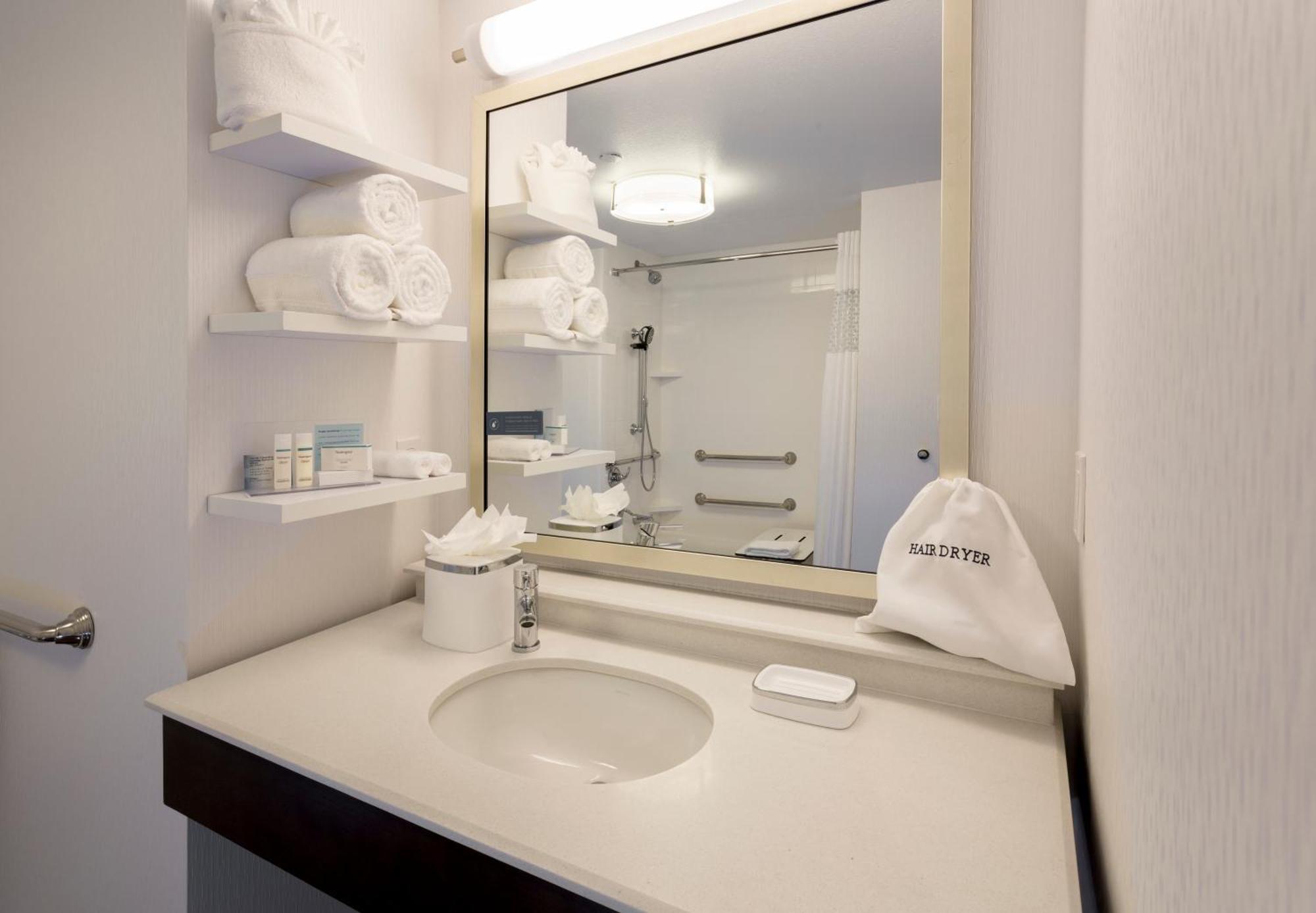 Hampton Inn & Suites San Diego-Поуей Екстериор снимка