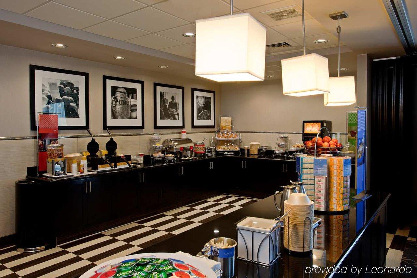 Hampton Inn & Suites San Diego-Поуей Ресторант снимка