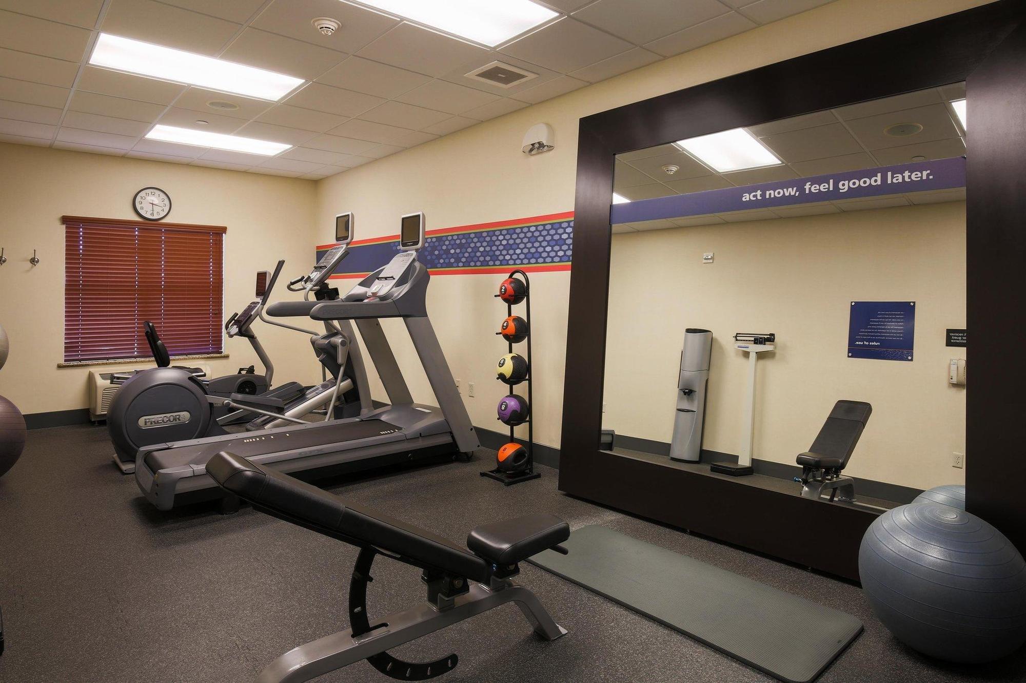 Hampton Inn & Suites San Diego-Поуей Екстериор снимка