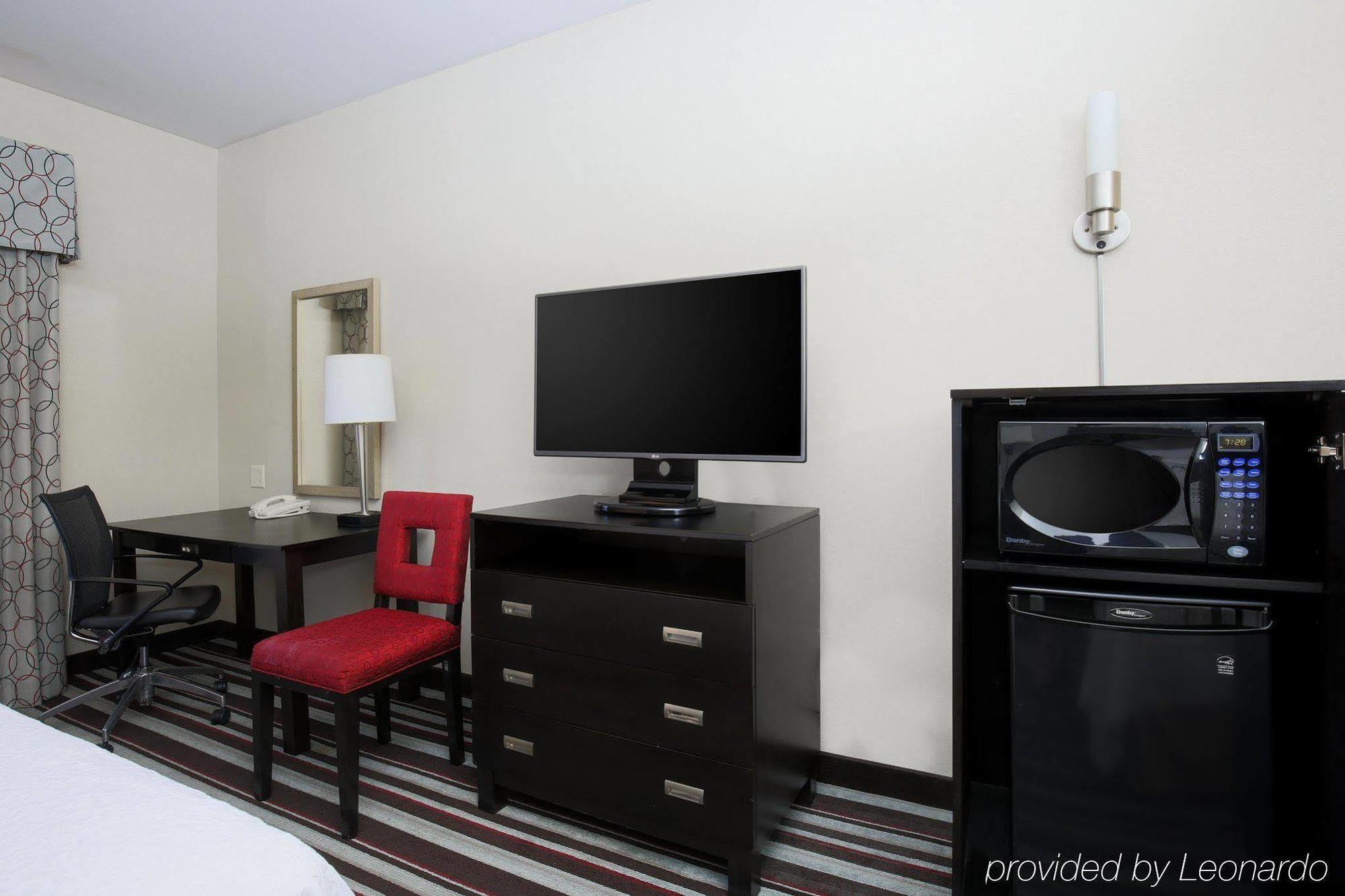 Hampton Inn & Suites San Diego-Поуей Екстериор снимка
